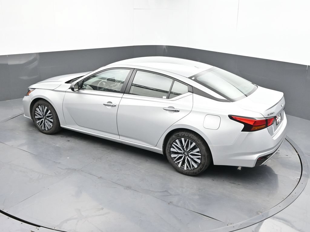 Used 2024 Nissan Altima 2.5 SV FWD image 29