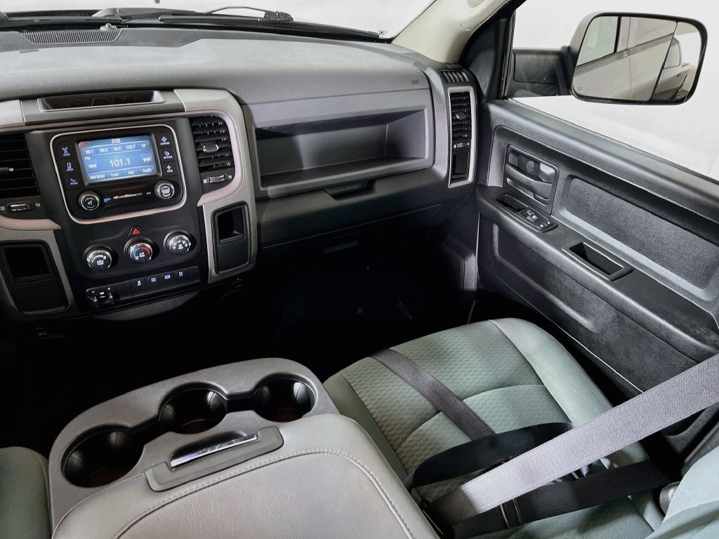 Used 2014 RAM 3500 Tradesman w/ Chrome Appearance Group RWD image 20