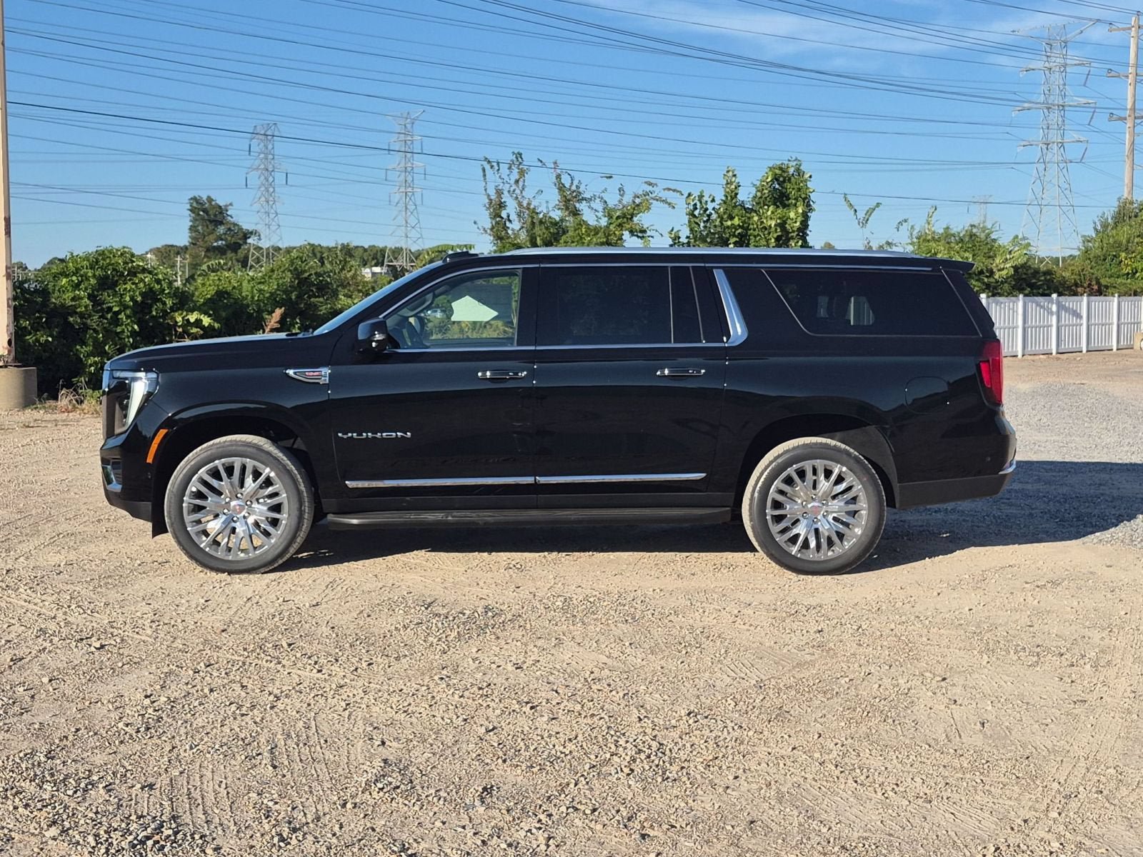New 2027 GMC Yukon XL Elevation w/ Elevation Premium Package AWD/4WD image 2