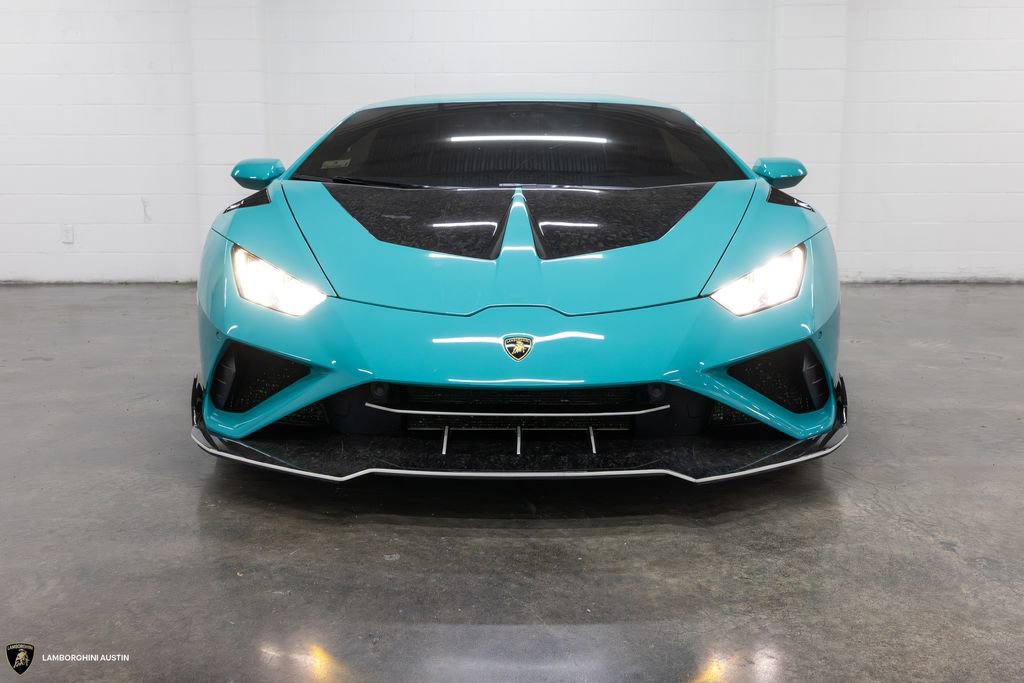 Used 2022 Lamborghini Huracan EVO RWD image 2
