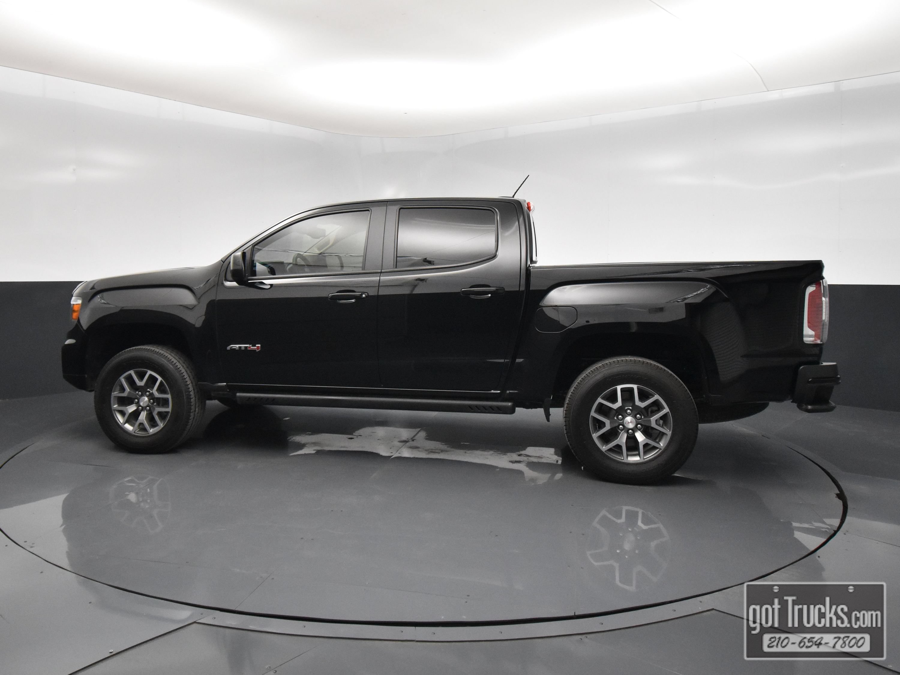Used 2022 GMC Canyon AT4 w/ Driver Alert Package AWD/4WD image 3