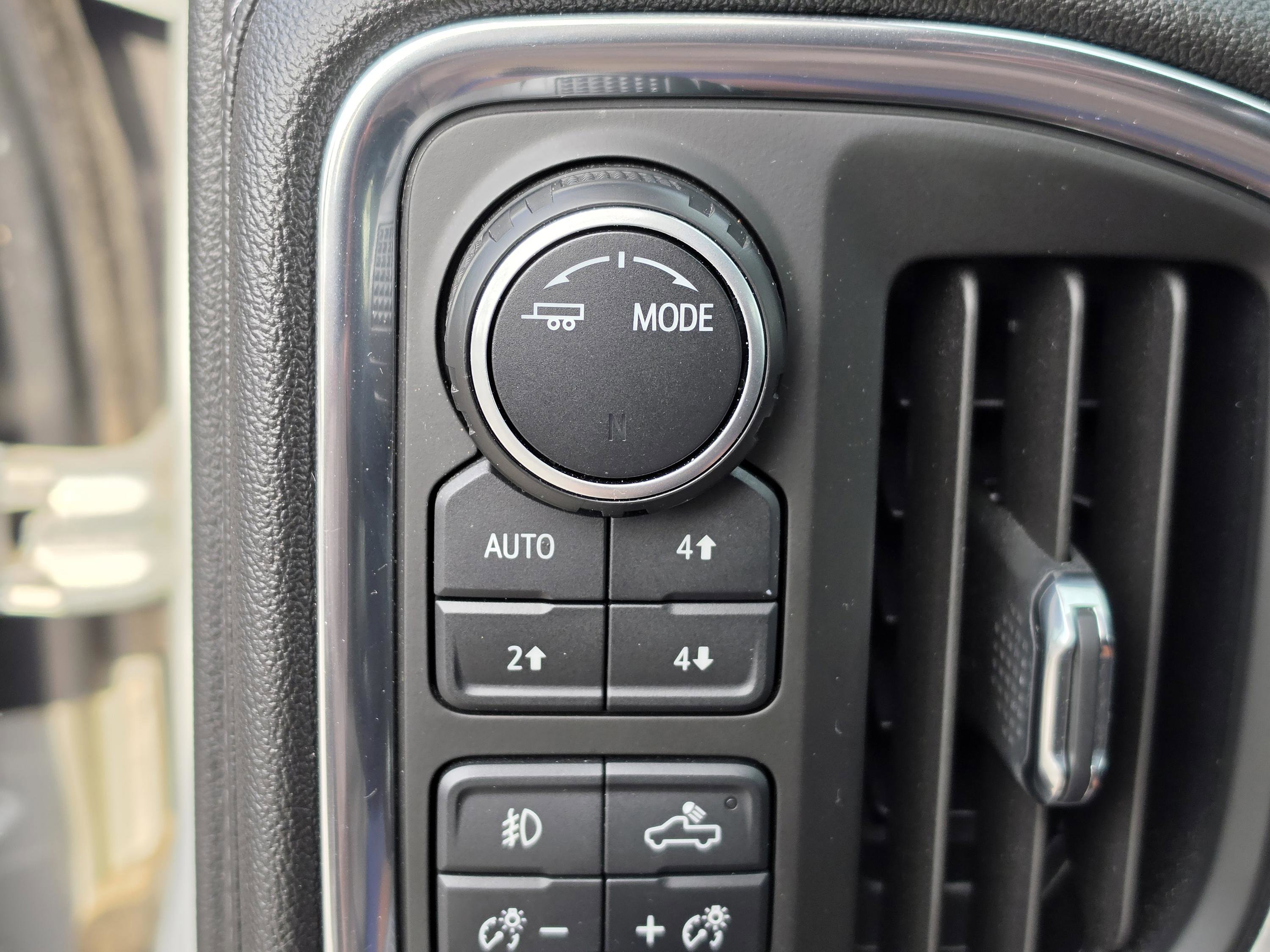 Used 2020 Chevrolet Silverado 2500 High Country w/ Technology Package image 34