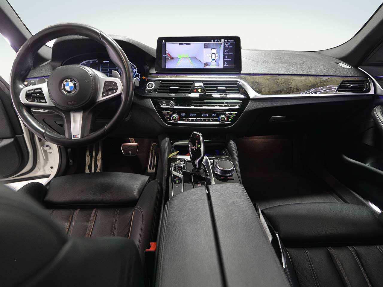 Used 2021 BMW 530e w/ M Sport Package RWD image 12