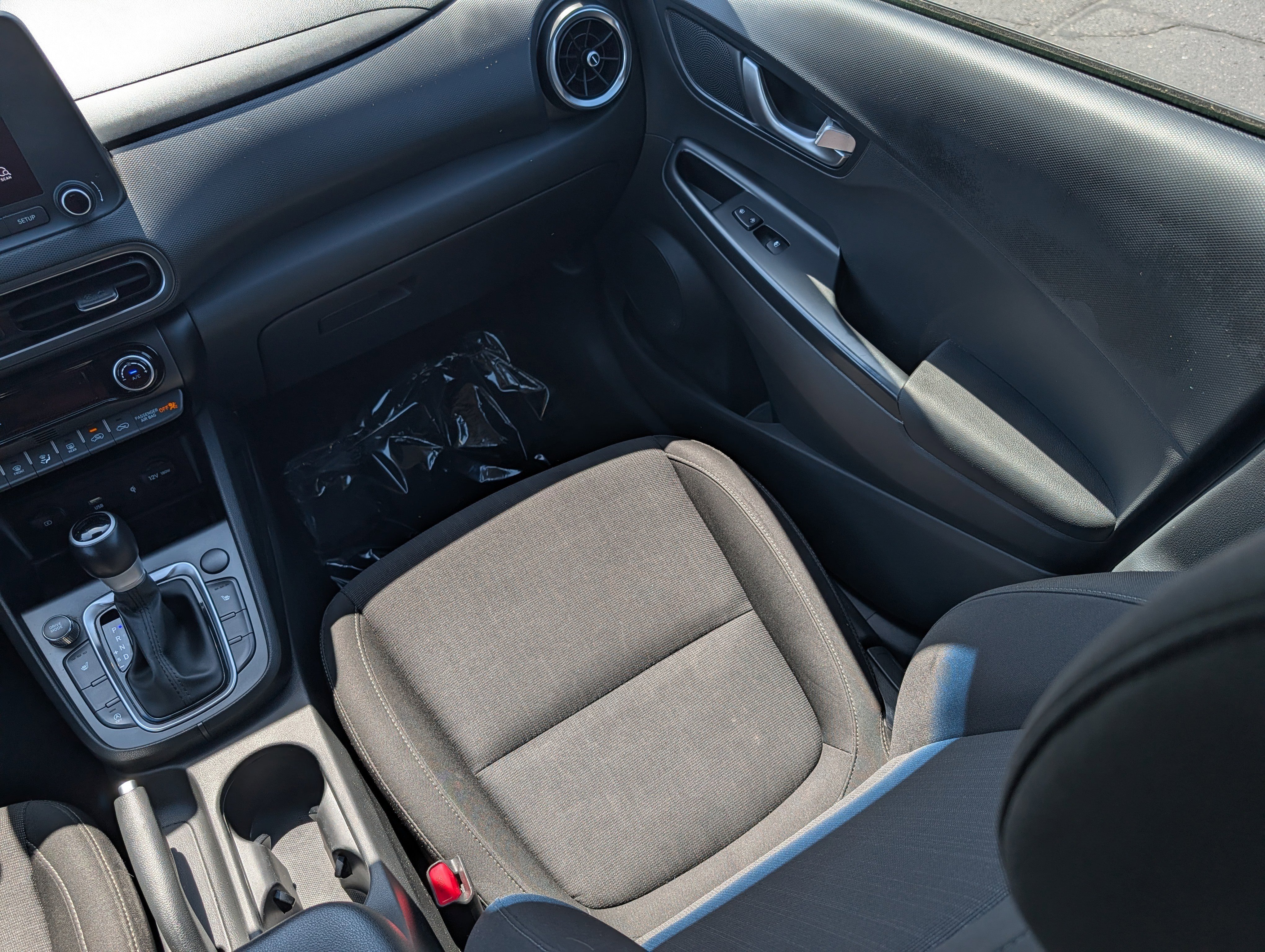 Used 2022 Hyundai Kona SEL w/ Convenience Package FWD image 12