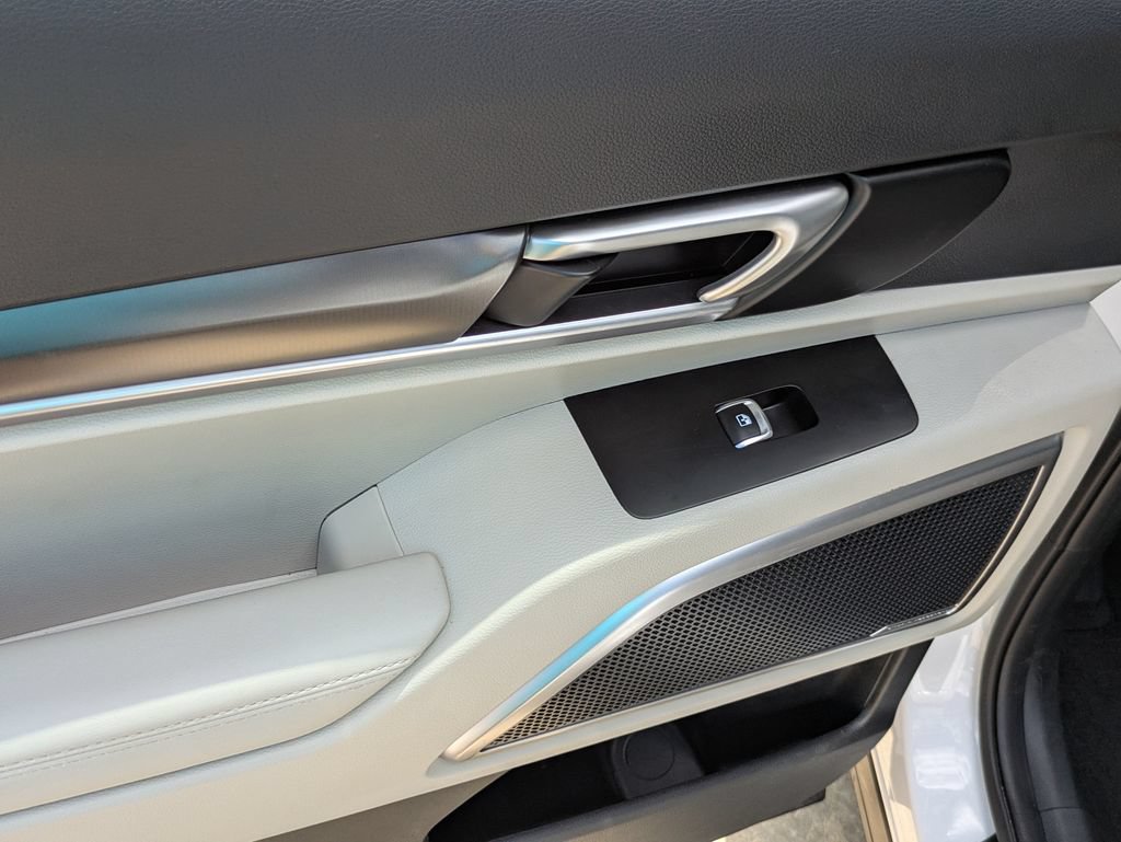 Used 2025 Kia Telluride S FWD image 9