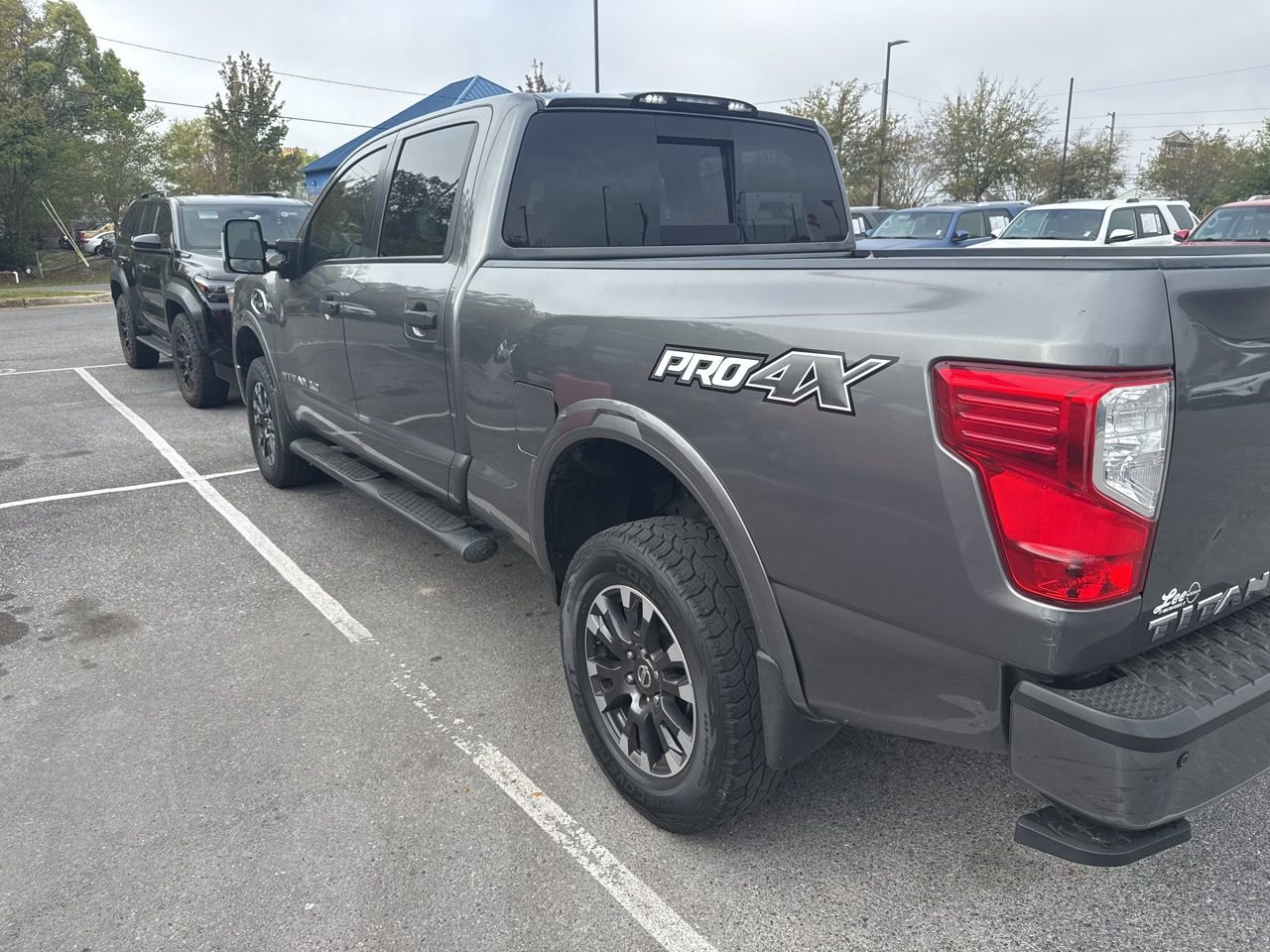 Used 2019 Nissan Titan PRO-4X w/ Pro-4x Convenience Package image 2