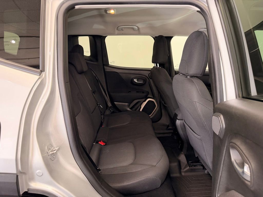 Used 2015 Jeep Renegade Latitude w/ Popular Equipment Group AWD/4WD image 14