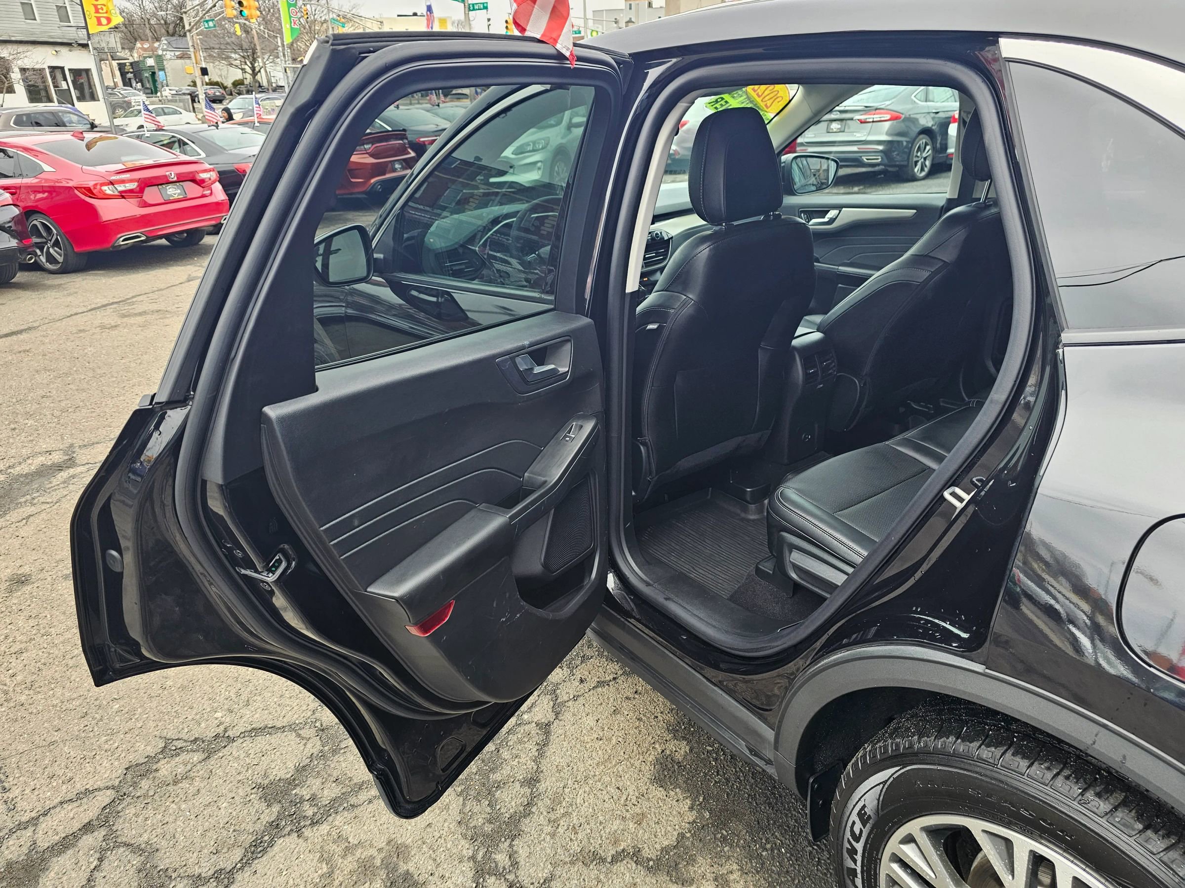 Used 2022 Ford Escape SEL image 10