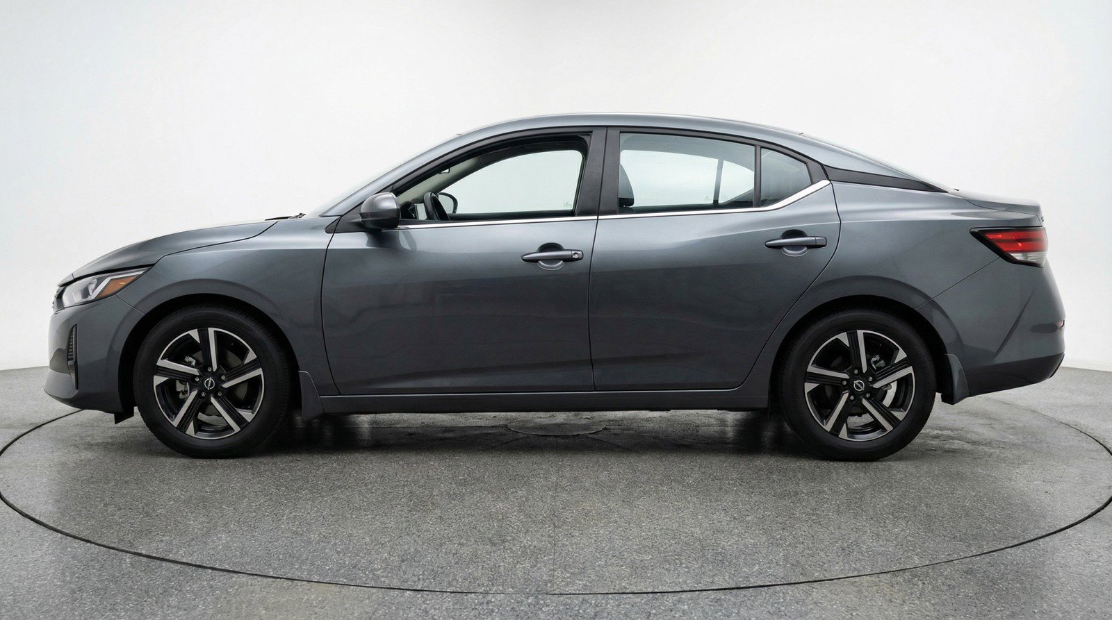 Used 2025 Nissan Sentra SV image 5