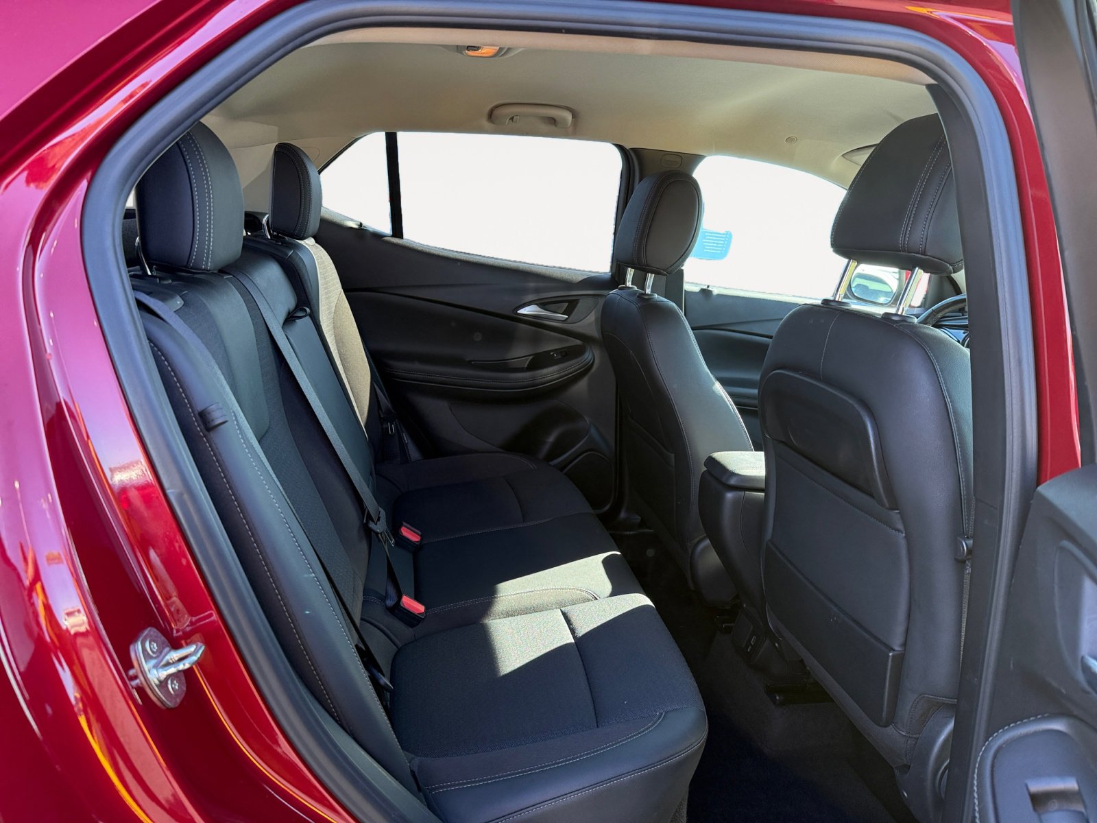 Used 2020 Buick Encore GX Select image 18