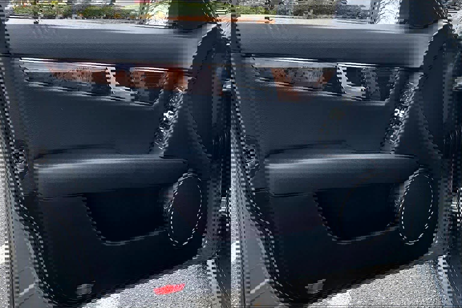 Used 2014 Mercedes-Benz C 250 Sedan image 22