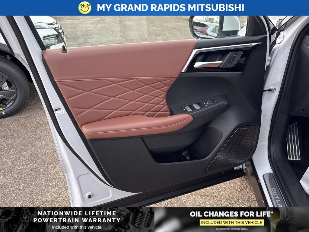 New 2026 Mitsubishi Outlander SEL AWD/4WD image 8