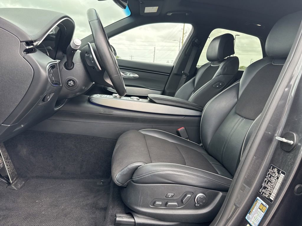 Used 2022 Genesis GV70 3.5T Sport w/ Cargo Package AWD/4WD image 6