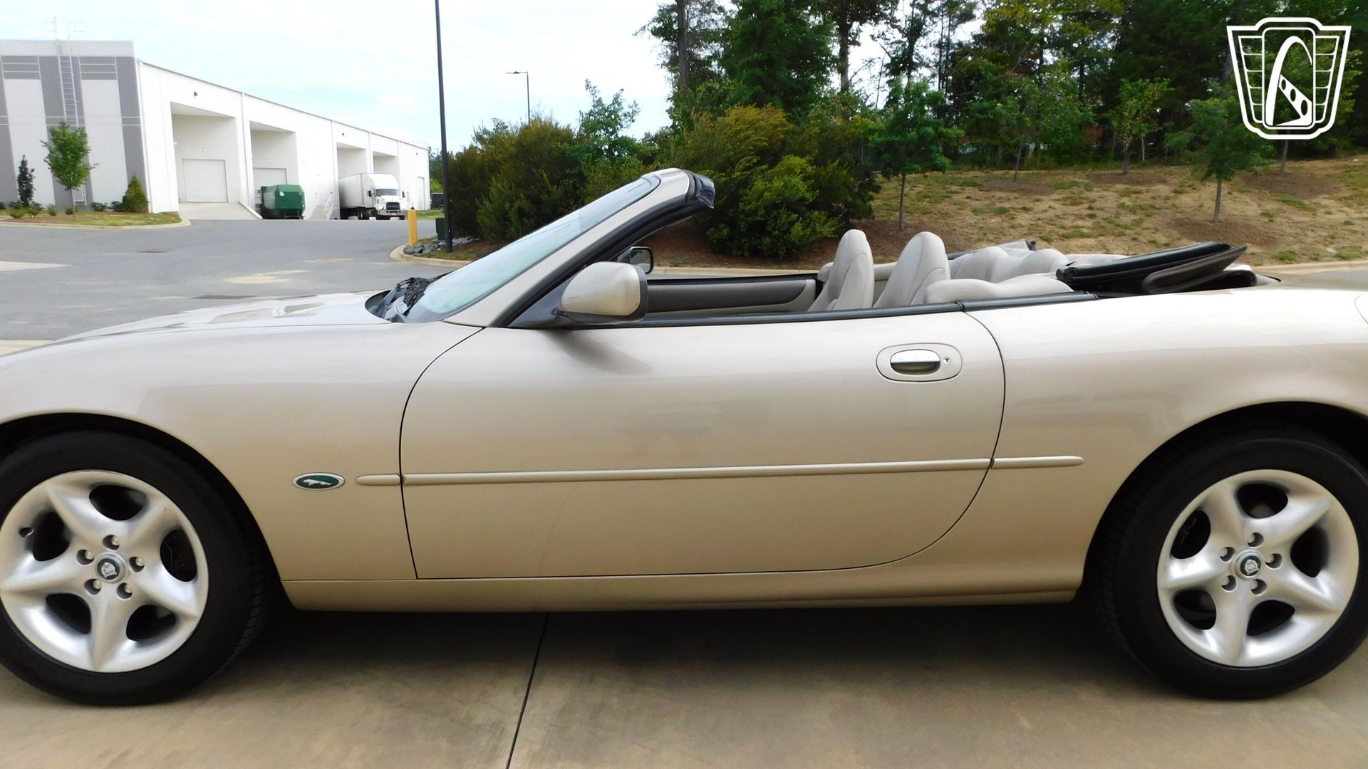 Used 2000 Jaguar XK8 Convertible RWD image 12