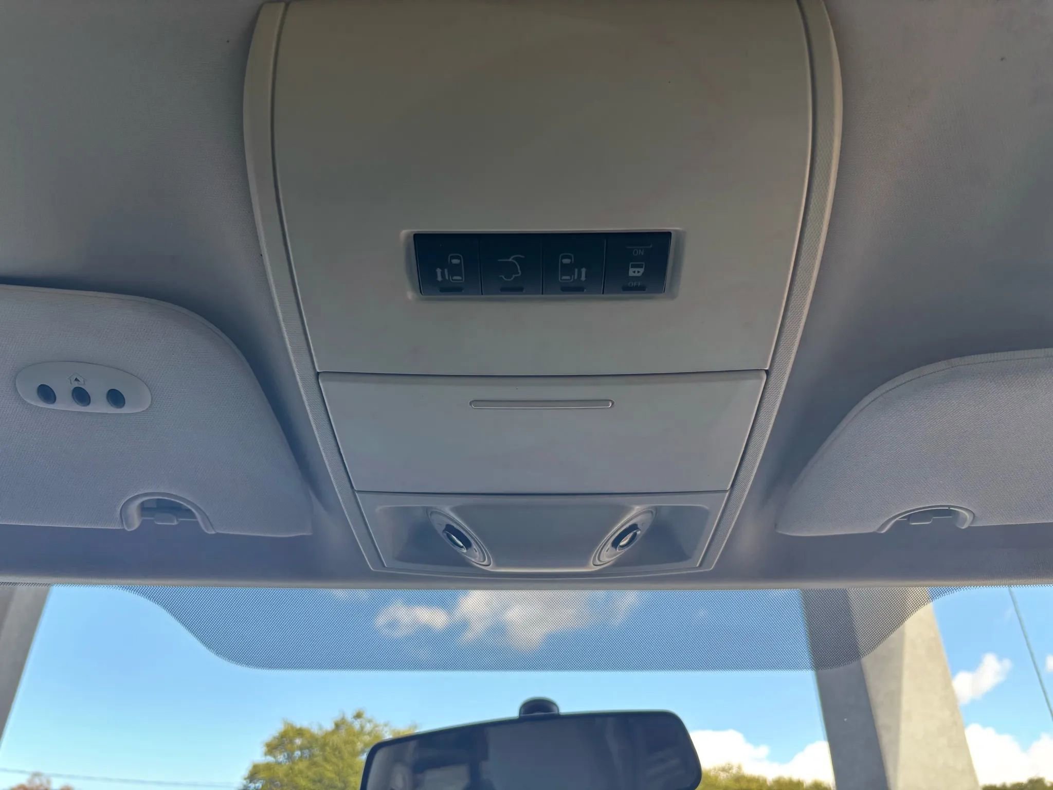 Used 2010 Dodge Grand Caravan SXT w/ Family Value Group image 15