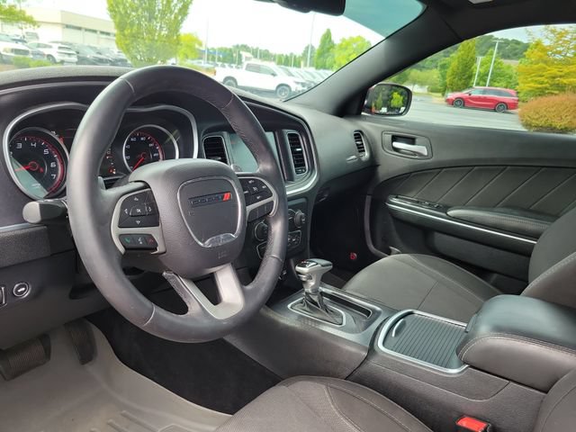 Used 2015 Dodge Charger SXT RWD image 12