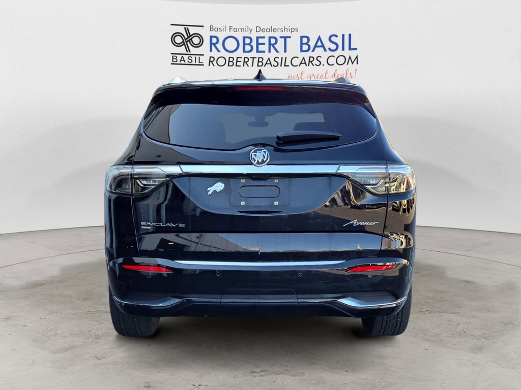 Used 2024 Buick Enclave Avenir w/ Avenir Technology Package image 4
