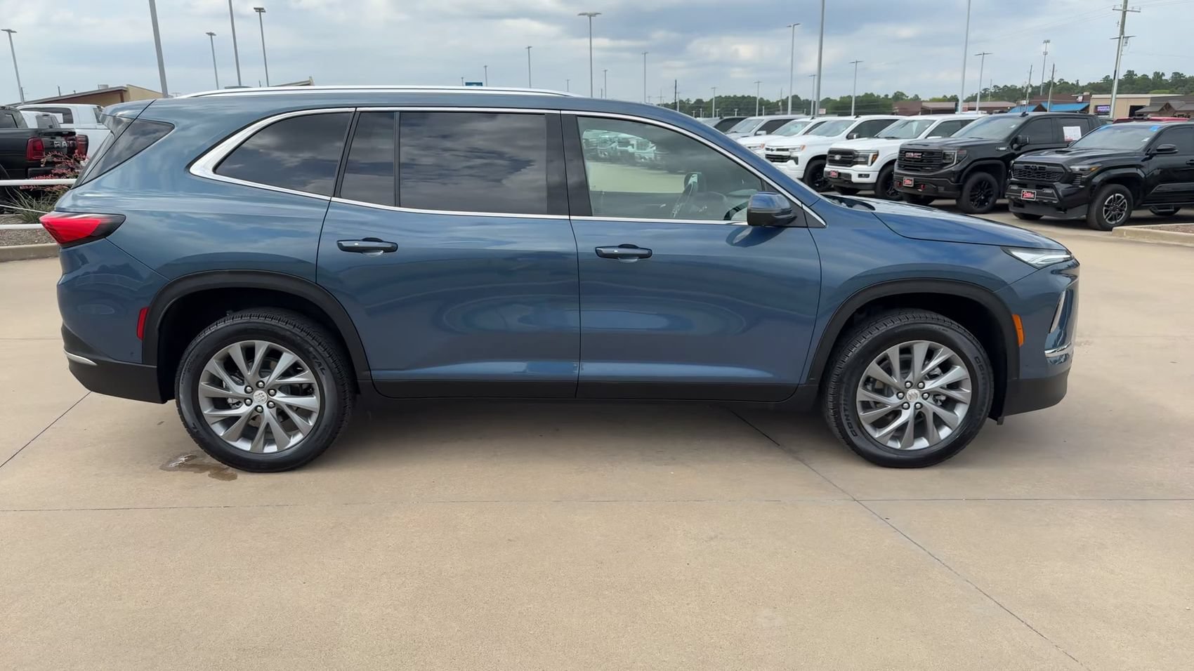 New 2026 Buick Enclave Preferred w/ Super Cruise Package AWD/4WD image 2