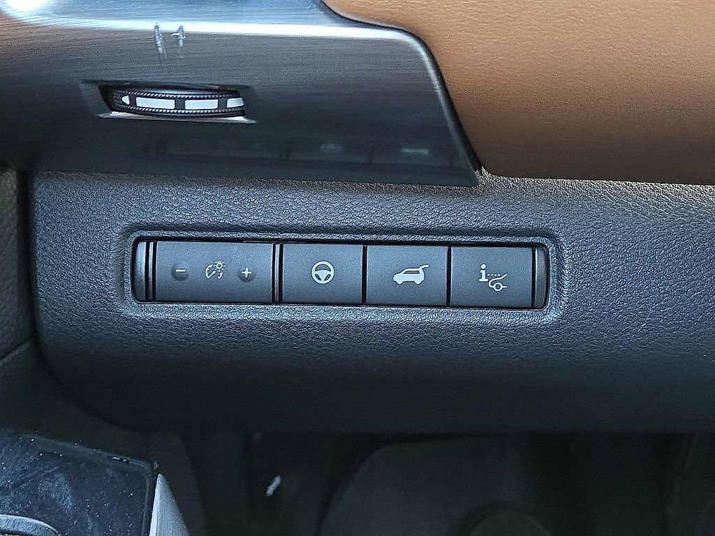 Used 2022 Nissan Pathfinder Platinum w/ Cargo Package image 26