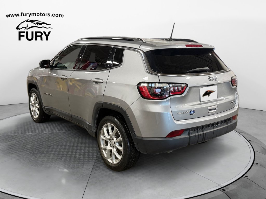 Used 2023 Jeep Compass Latitude AWD/4WD image 6