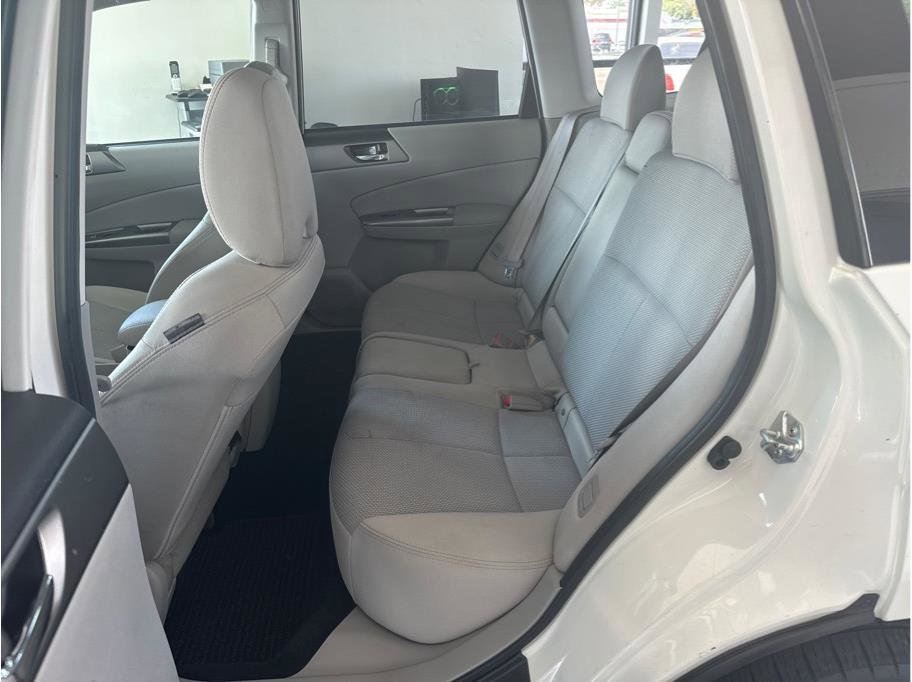 Used 2011 Subaru Forester 2.5X Premium image 11
