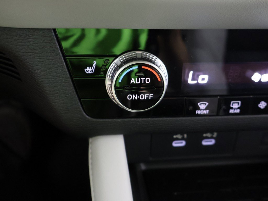 New 2025 Mitsubishi Outlander SE image 53