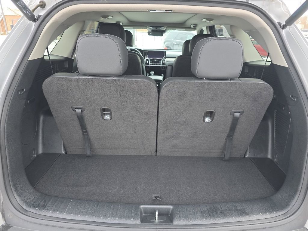 Used 2023 Kia Sorento X-Line EX image 18