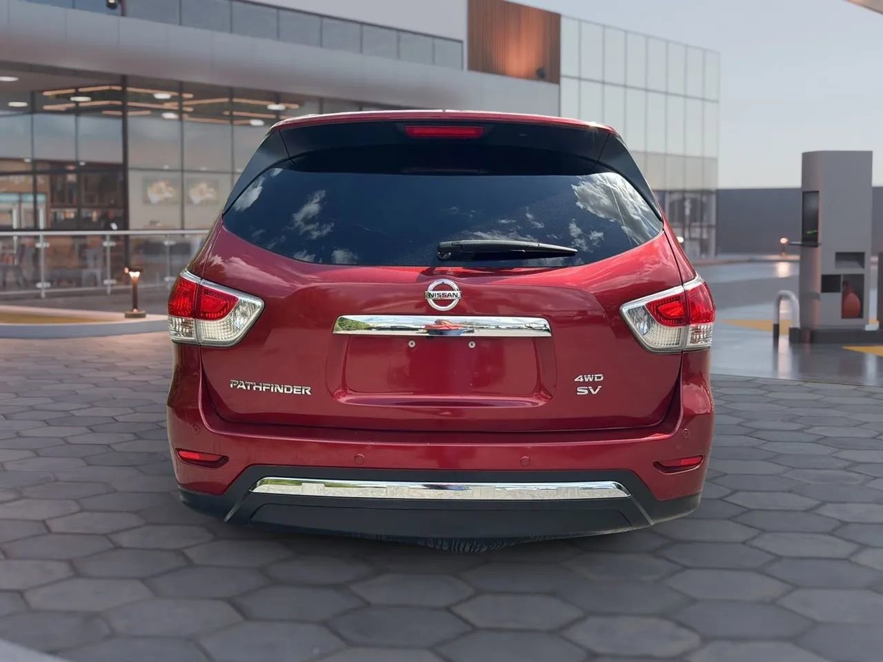 Used 2016 Nissan Pathfinder SV image 6