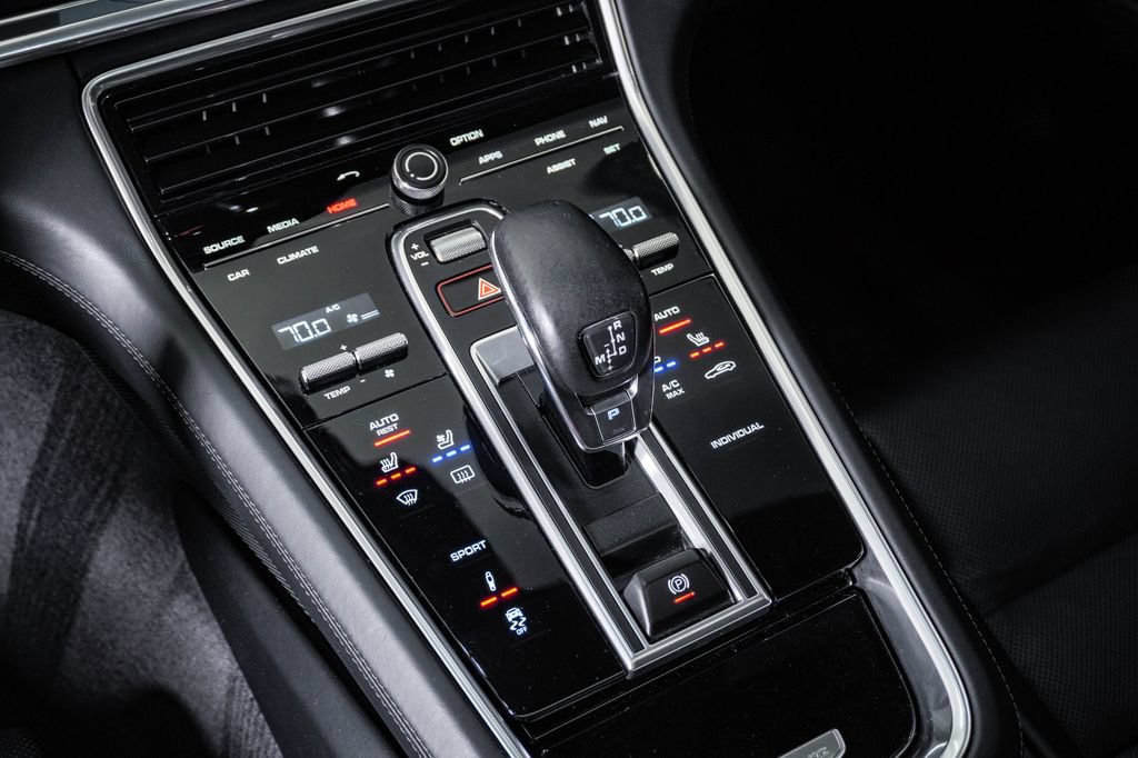Used 2018 Porsche Panamera 4S AWD/4WD image 24