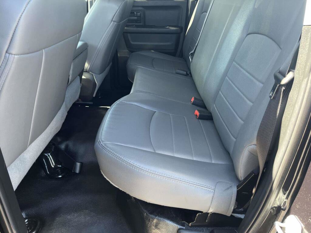 Used 2019 RAM 1500 Tradesman w/ Chrome Appearance Group RWD image 17