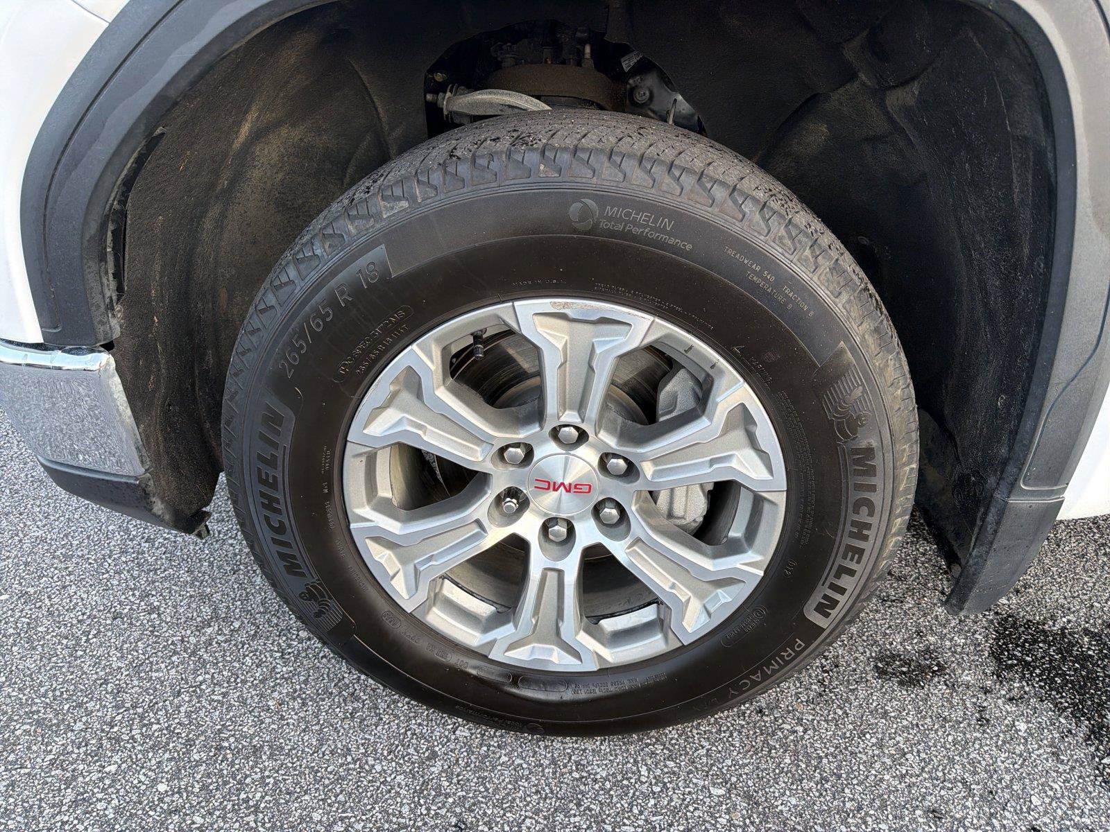 Used 2025 GMC Sierra 1500 SLT AWD/4WD image 9