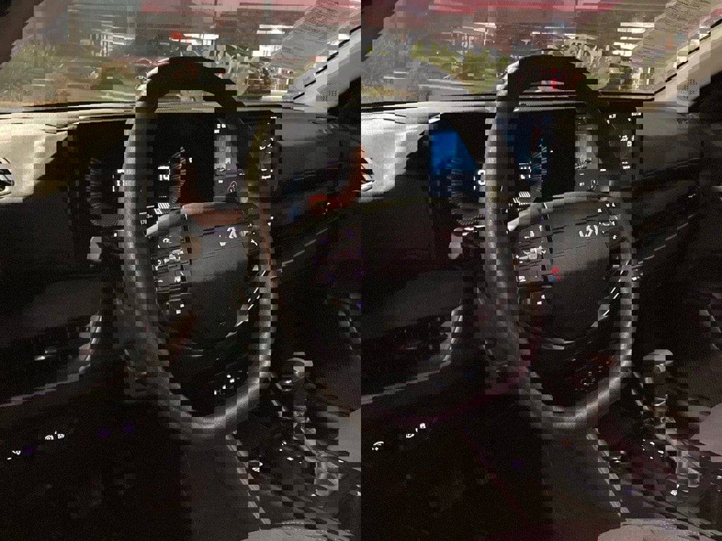 Used 2025 Kia K4 LXS image 8