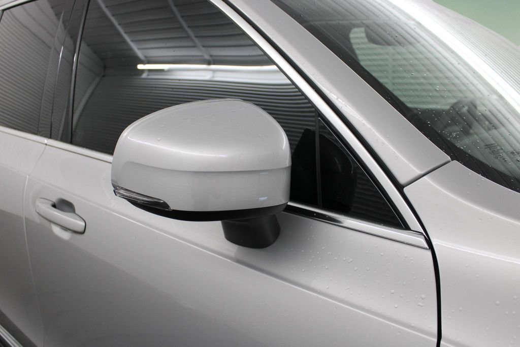 Certified 2025 Volvo XC90 B5 Core image 47