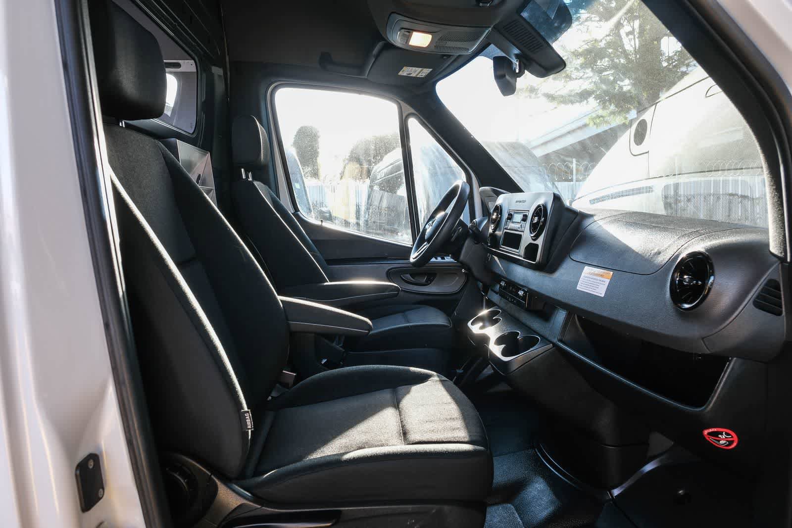 Used 2023 Mercedes-Benz Sprinter 2500 image 16