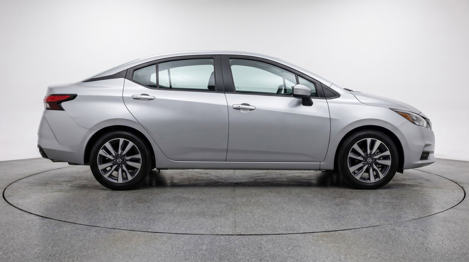 Used 2025 Nissan Versa SV FWD image 11