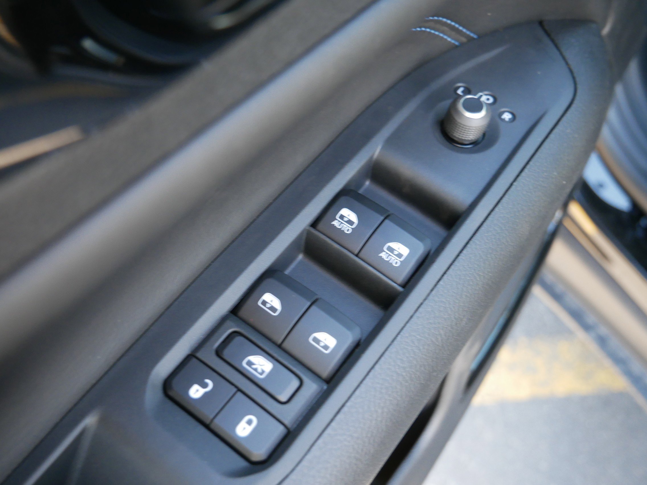 New 2026 Jeep Compass Limited image 7