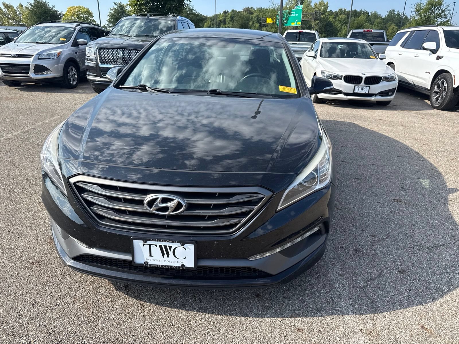 Used 2015 Hyundai Sonata Sport w/ Option Group 03 FWD image 2