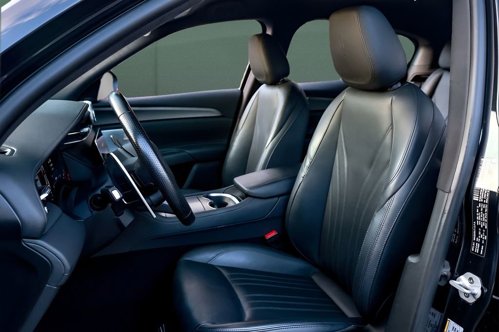 Used 2024 Maserati Grecale GT image 2