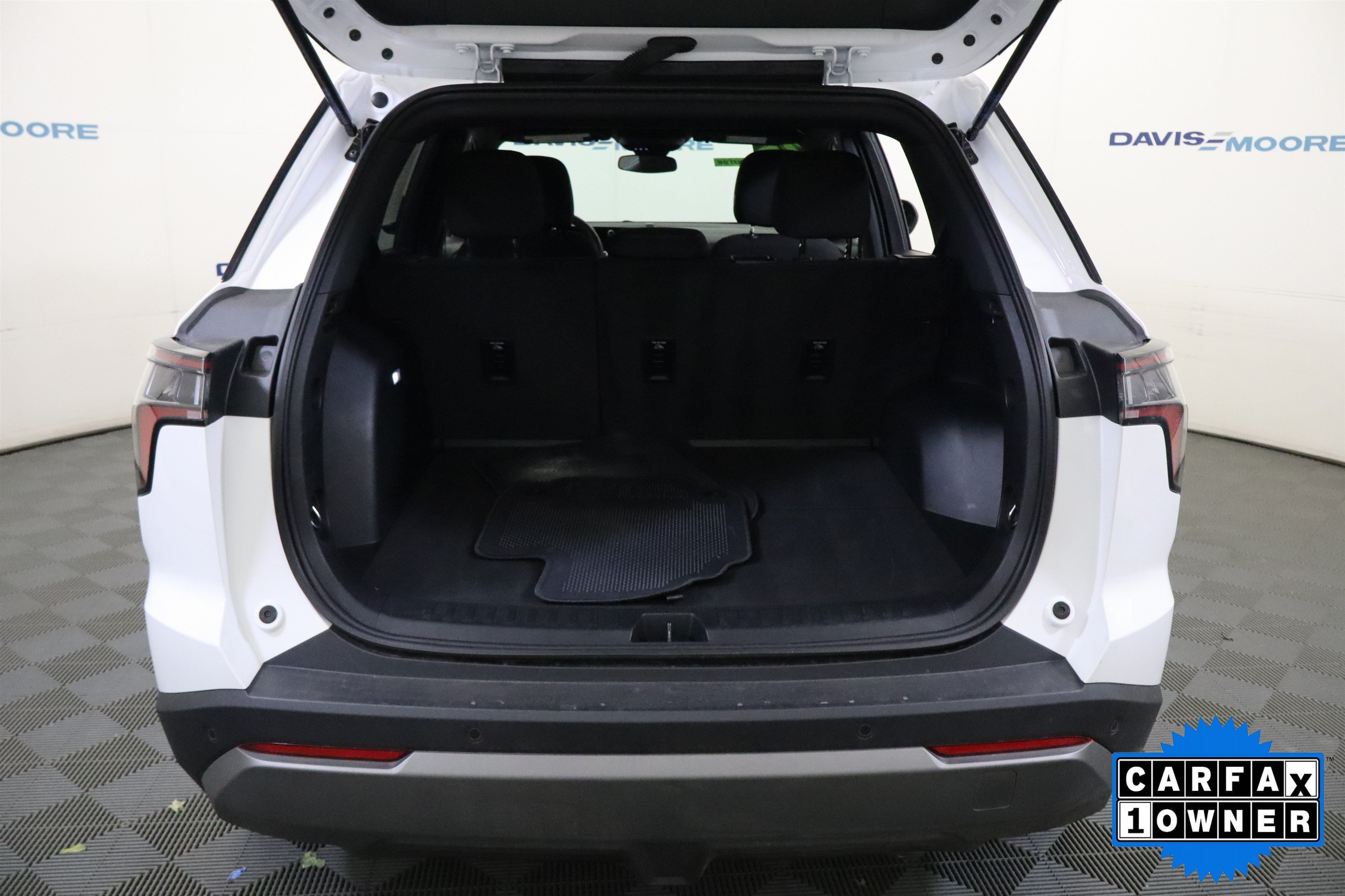 Used 2026 Chevrolet Equinox LT FWD image 9