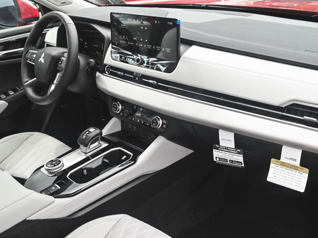 New 2025 Mitsubishi Outlander SEL image 35
