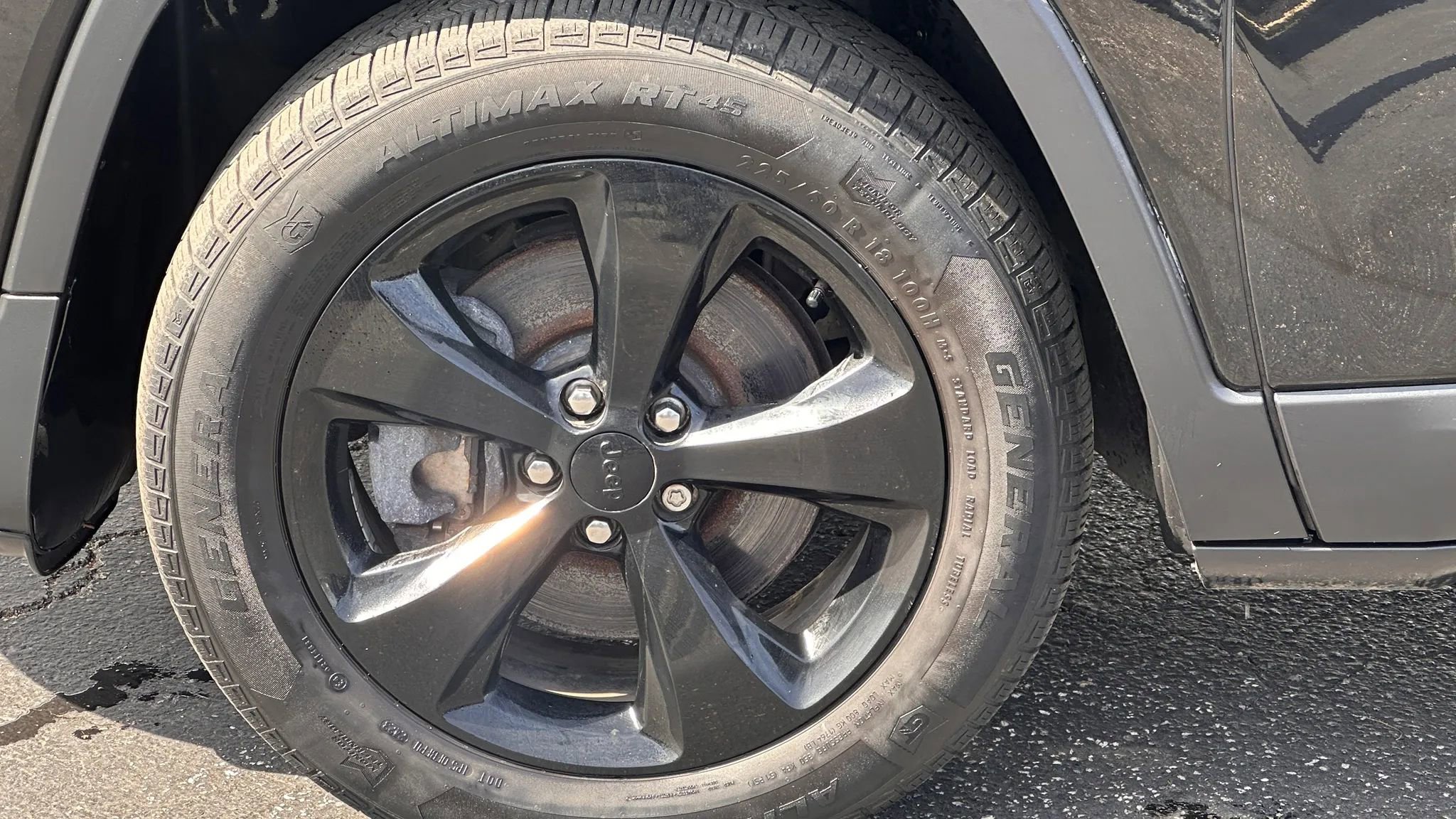 Used 2018 Jeep Cherokee Limited w/ High Altitude Package image 9