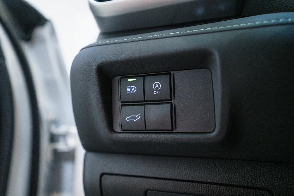 Used 2023 Toyota Highlander LE FWD image 19