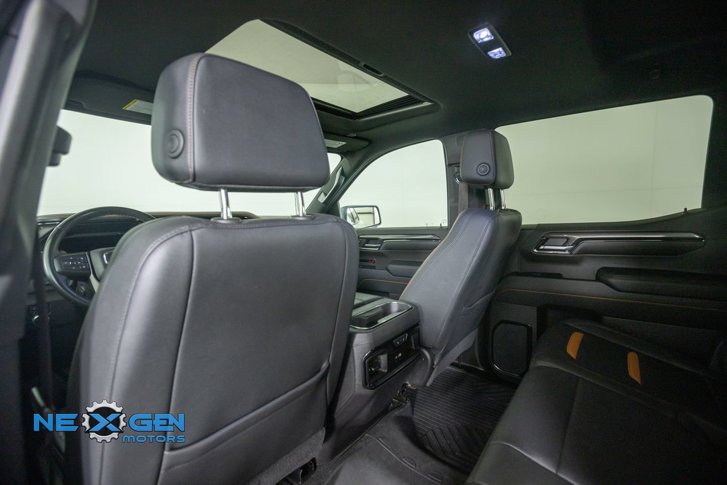 Used 2024 GMC Sierra 1500 AT4 w/ Technology Package AWD/4WD image 29