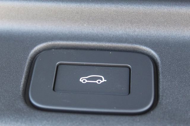 Used 2025 Land Rover Range Rover SE image 23