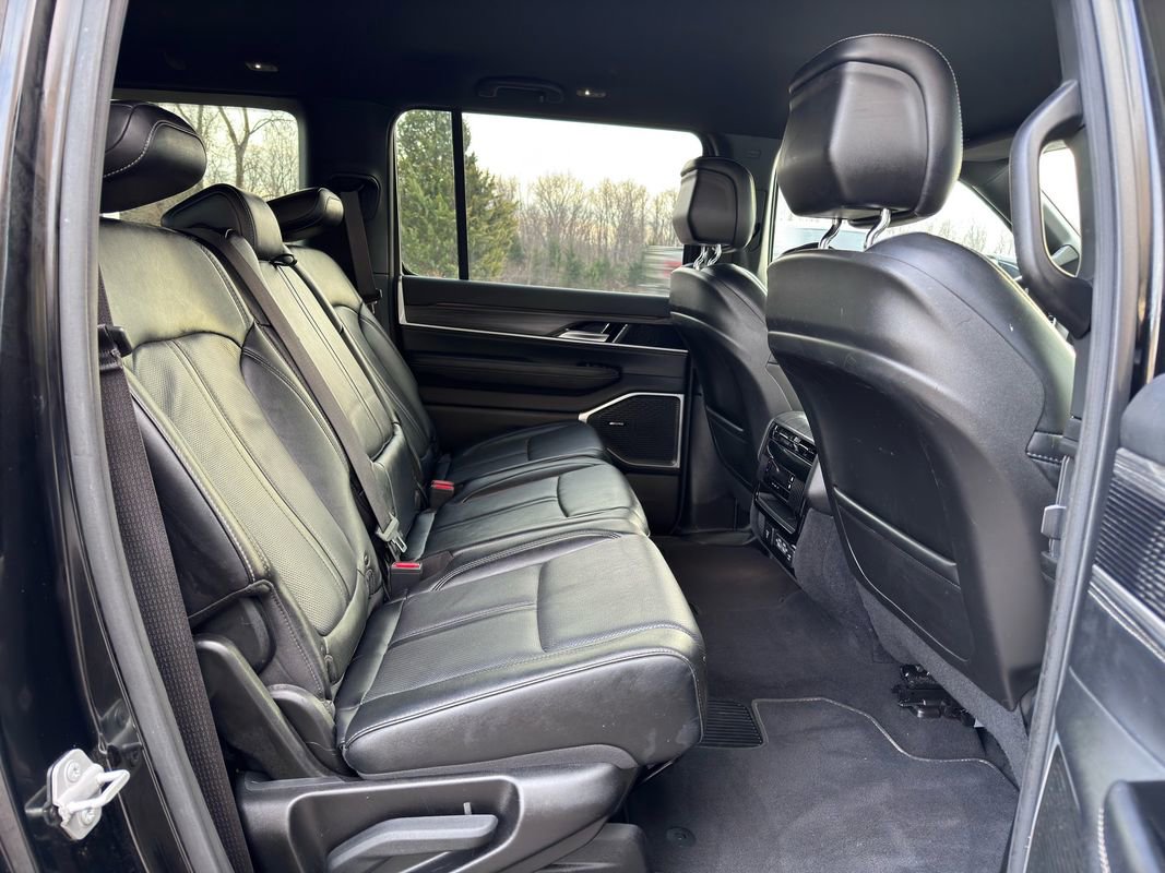 Used 2024 Jeep Wagoneer L Series II w/ Flexible Seating Group image 35