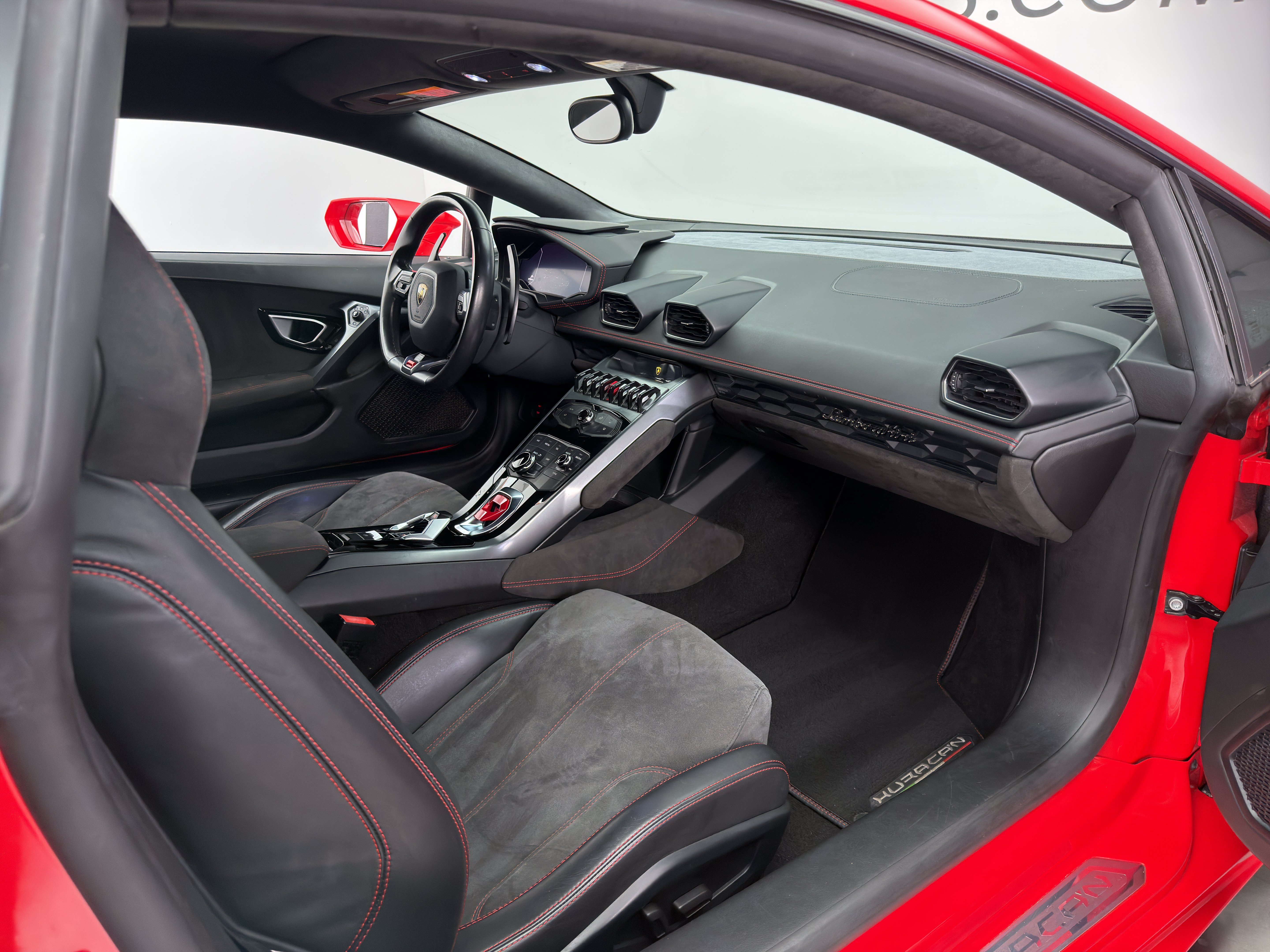 Used 2016 Lamborghini Huracan LP 580-2 RWD image 18