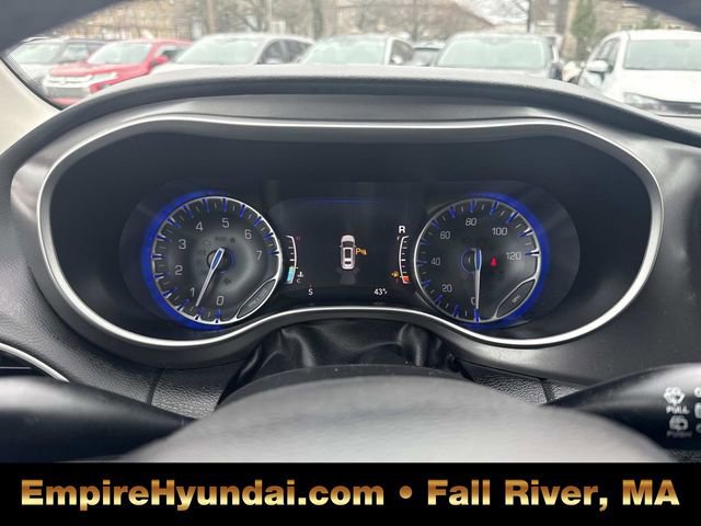 Used 2023 Chrysler Pacifica Touring-L image 33