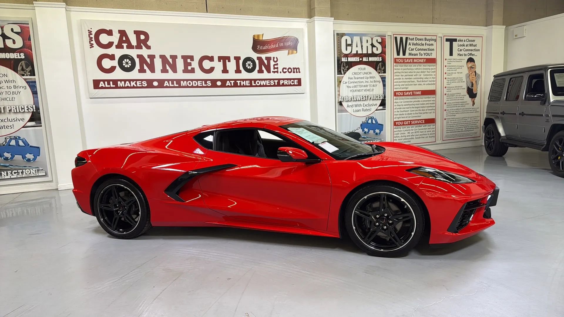 Used 2024 Chevrolet Corvette Stingray Coupe w/ 1LT RWD image 10