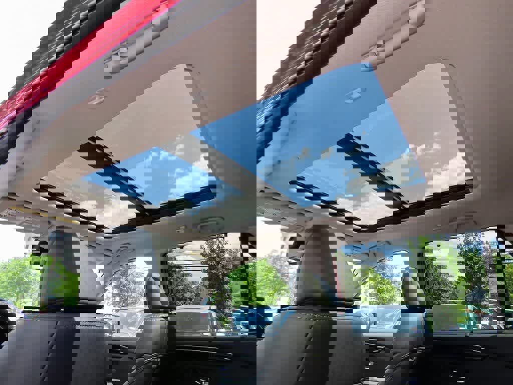 New 2025 Honda Pilot Touring image 16