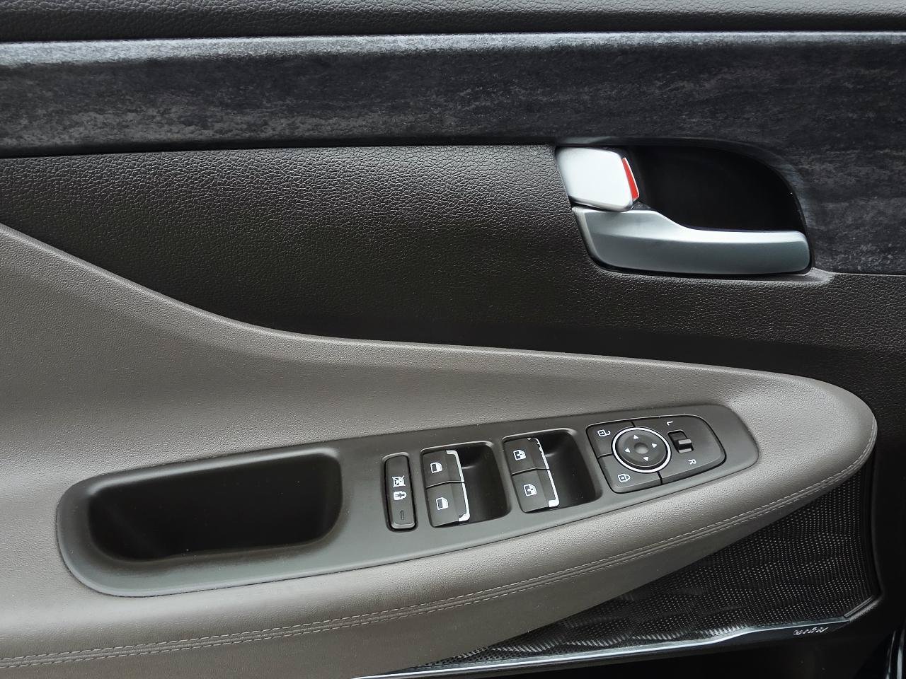 Used 2019 Hyundai Santa Fe SEL AWD/4WD image 24